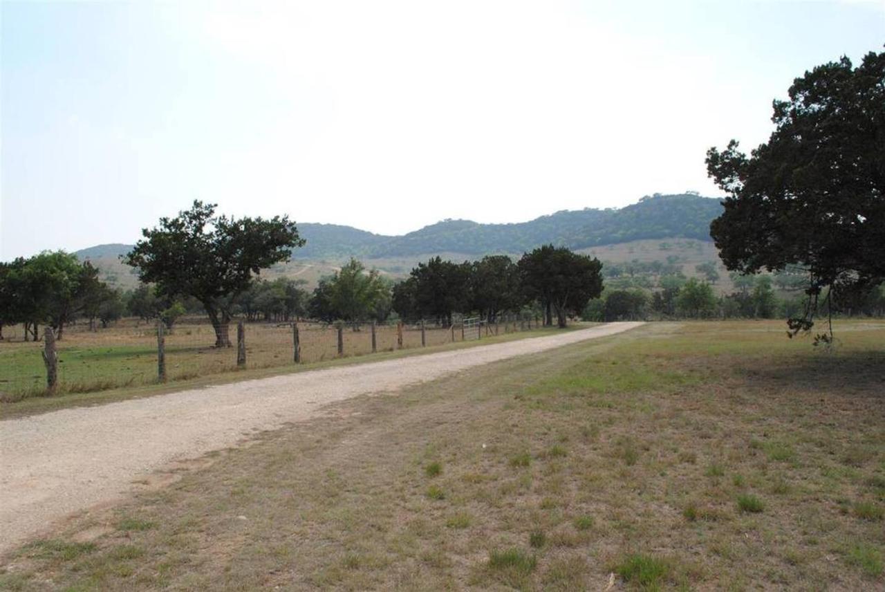 Last Outpost Bandera Ranch House ภายนอก รูปภาพ