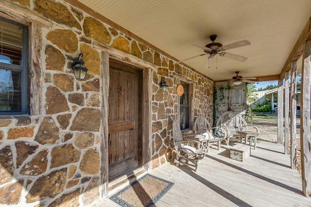 Last Outpost Bandera Ranch House ภายนอก รูปภาพ